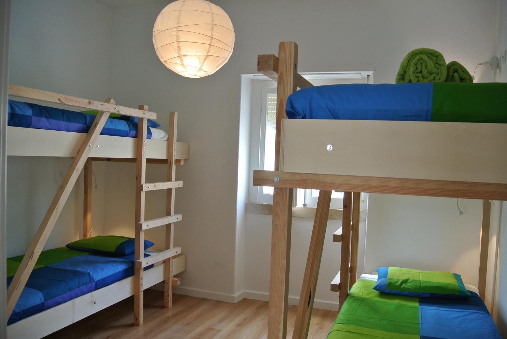 Nazare Hostel - Rooms & Dorms Phòng bức ảnh